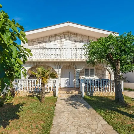 Loncar 2 By Interhome *