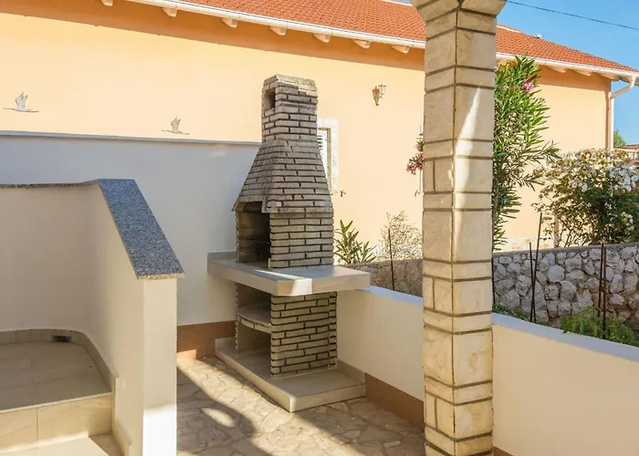 Apartman Loncar 2 By Interhome *