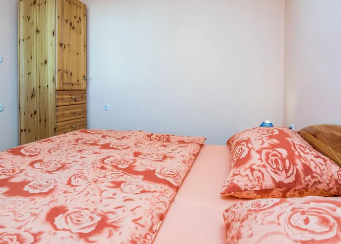 Loncar 2 By Interhome Apartman