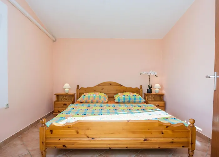 Apartman Loncar 2 By Interhome Vir